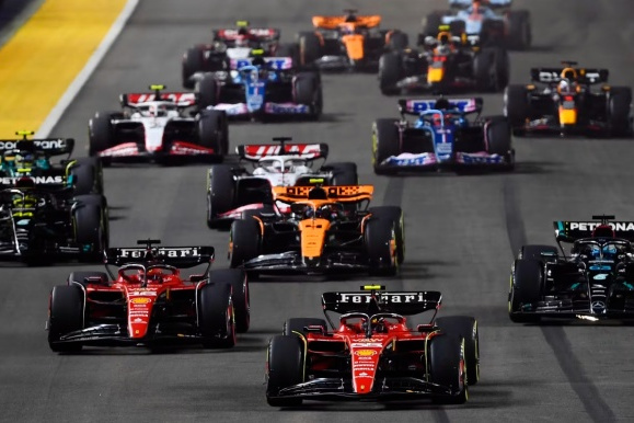 梅赛德斯轻取红牛二队，拉塞尔刷新纪录