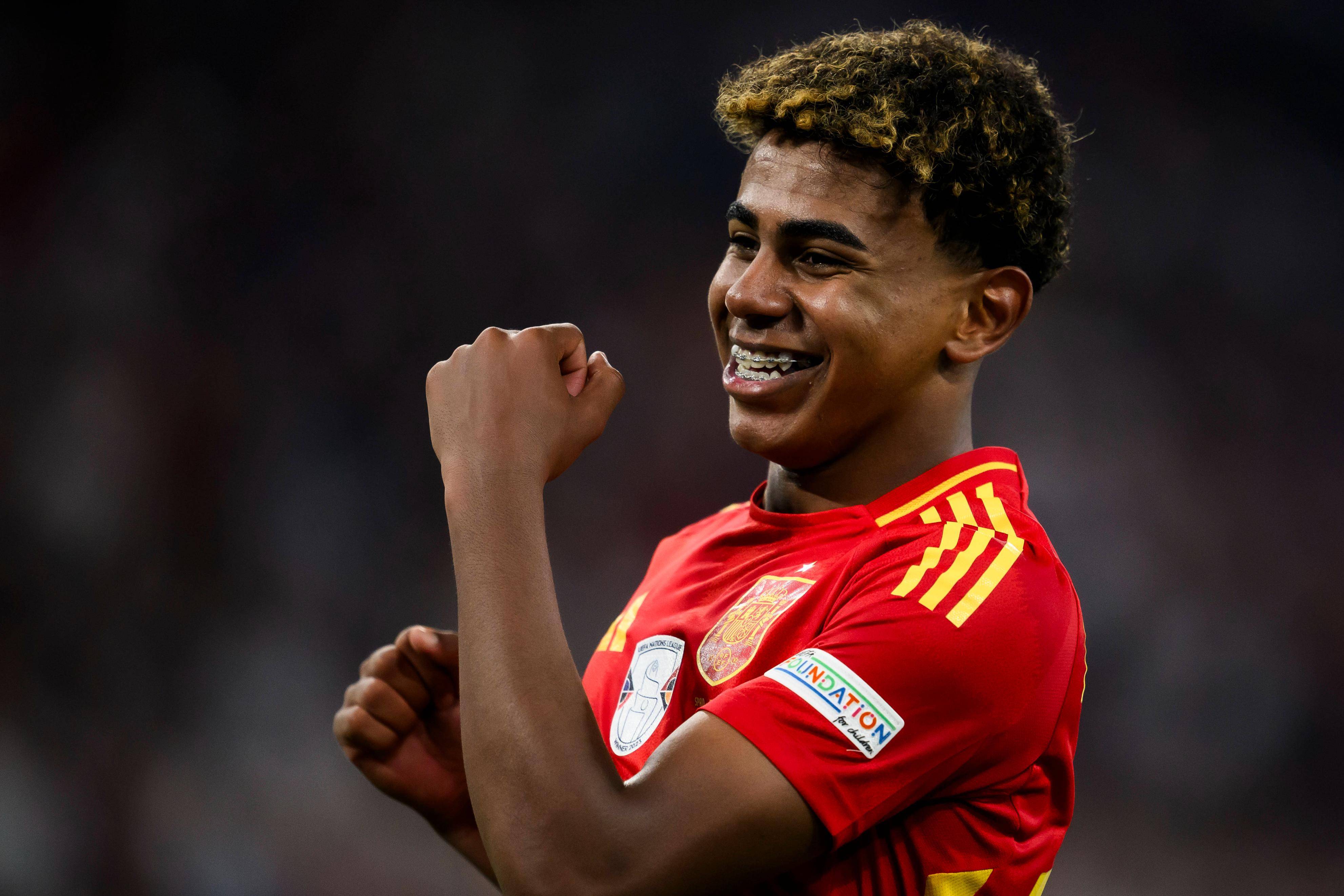 荷兰轻取美国，姆巴佩点燃赛场