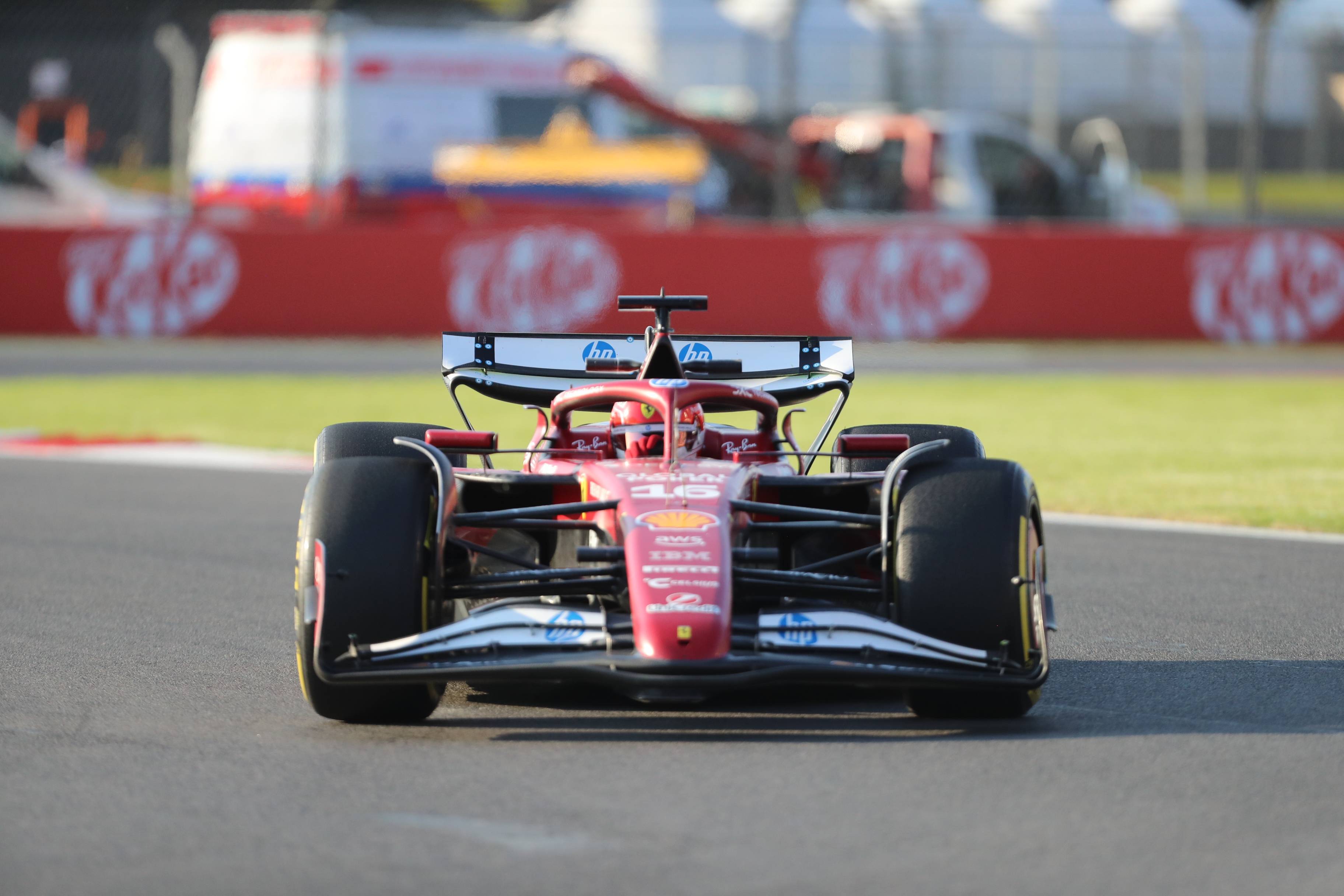 法拉利轻取梅赛德斯,阿隆索关键制胜 法拉利轻取梅赛德斯,阿隆索关键制胜