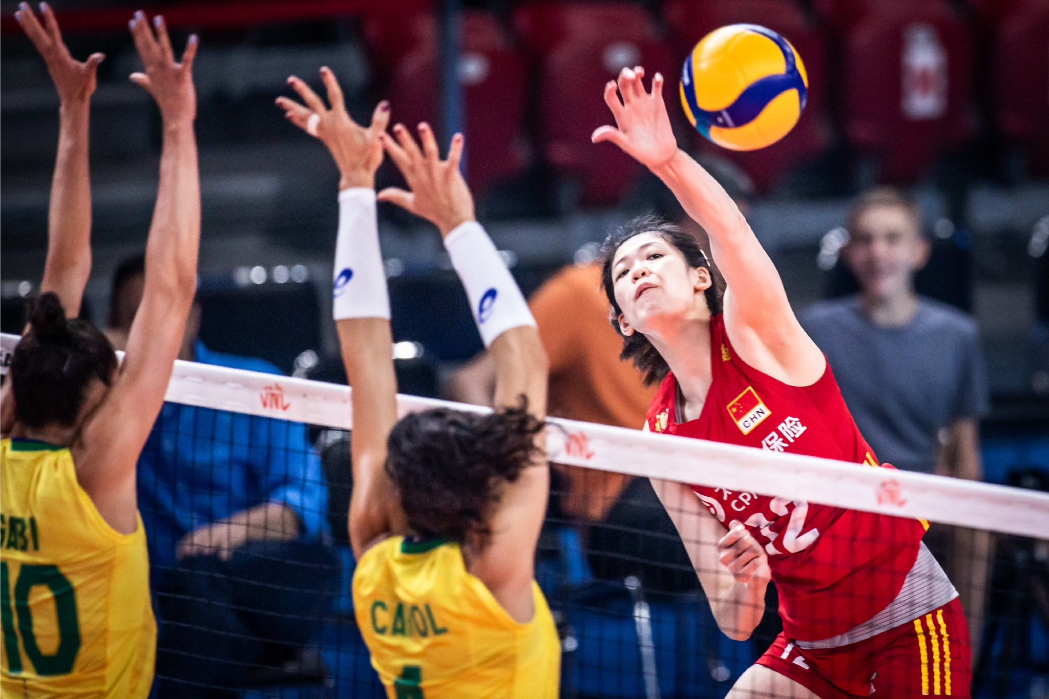 中国鏖战比利时，格列兹曼带队取胜