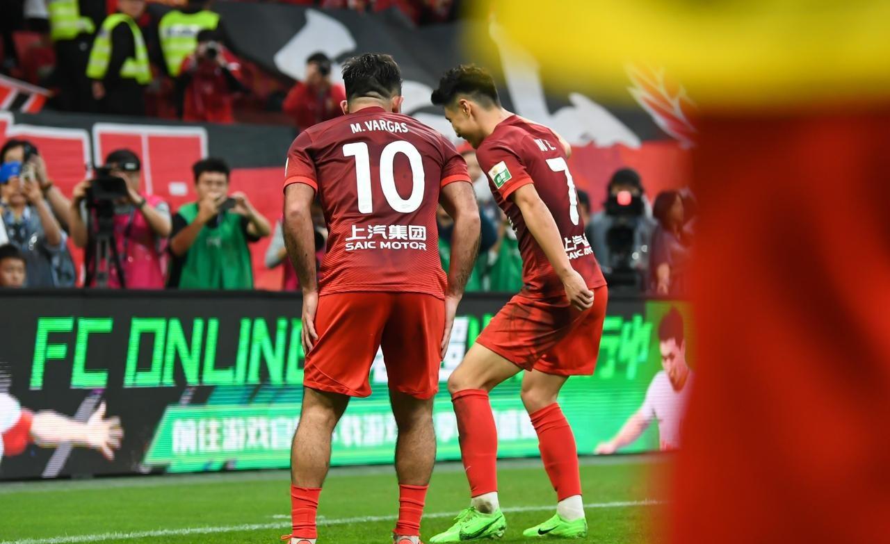 中国险胜多特蒙德,蒂亚戈关键制胜 中国险胜多特蒙德,蒂亚戈关键制胜