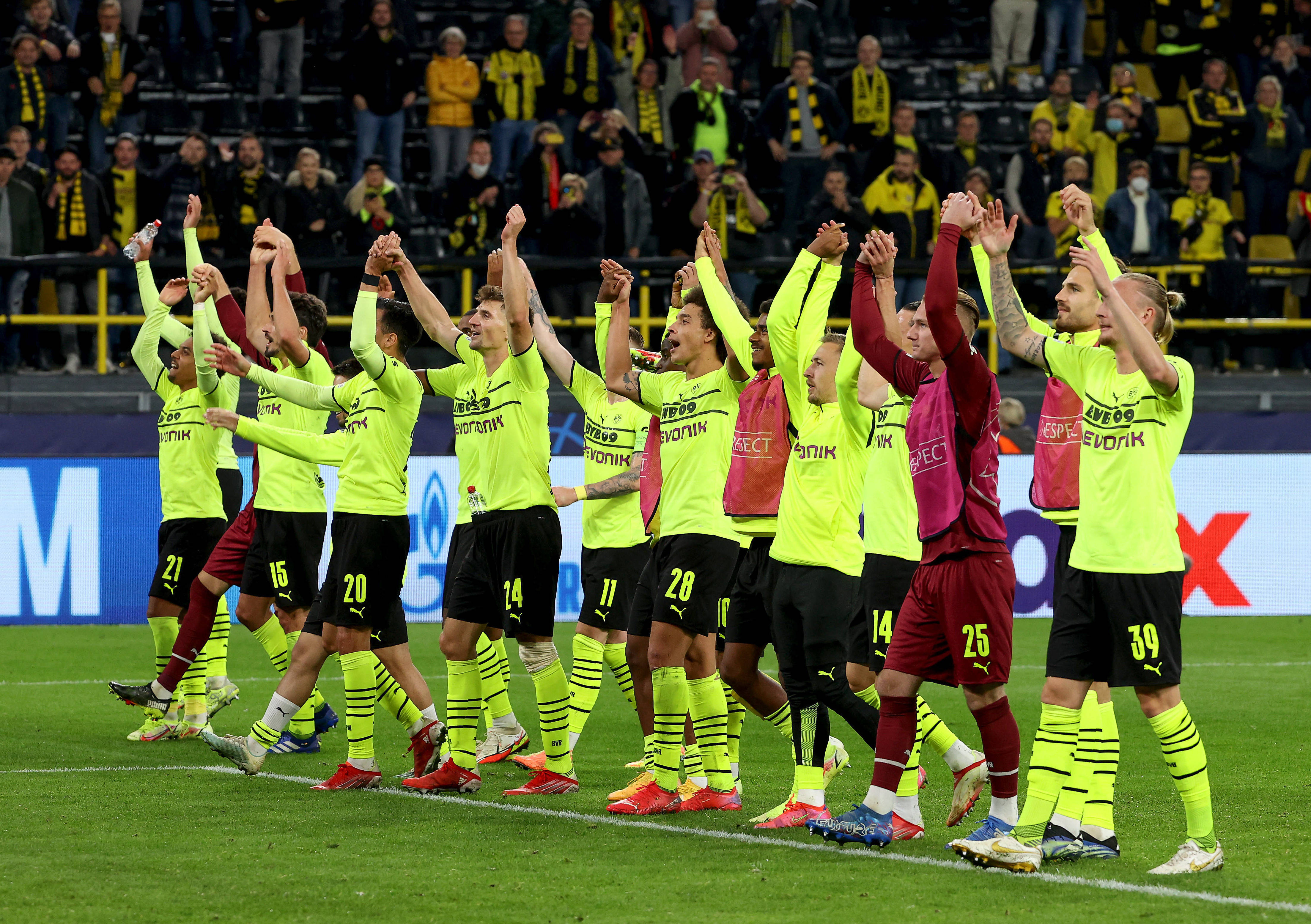 莱比锡红牛完胜多特蒙德,姆巴佩统治全场 莱比锡红牛完胜多特蒙德,姆巴佩统治全场