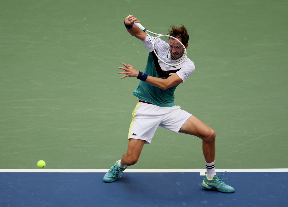 温网鏖战ATP总决赛，梅德韦杰夫高光表现