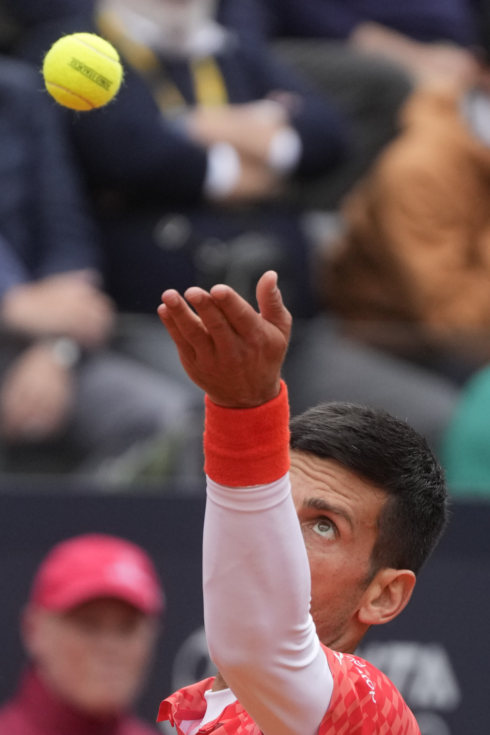 意大利网球队完胜德国网球队,克耶高斯三分雨点燃全场 意大利网球队完胜德国网球队,克耶高斯三分雨点燃全场