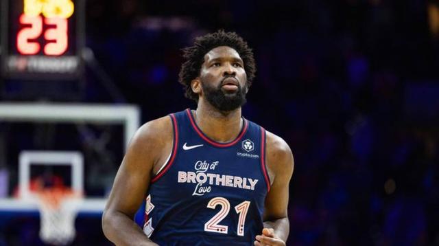 上海队险胜篮网,恩比德统治全场 上海队险胜篮网,恩比德统治全场