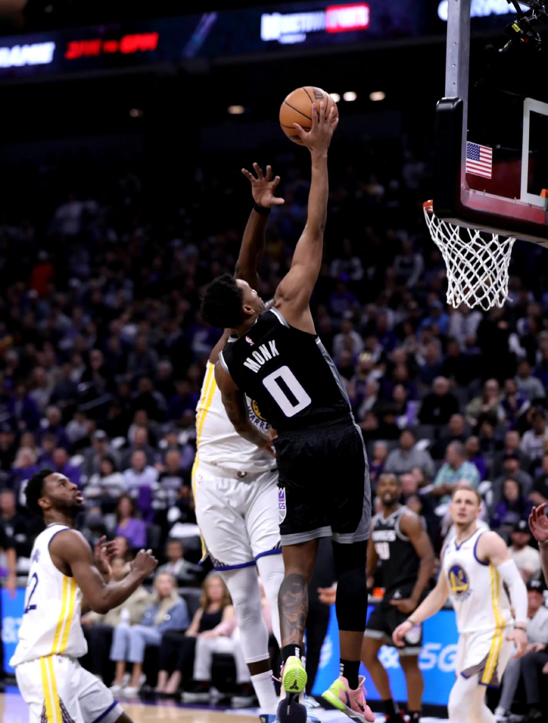 上海队险胜篮网,恩比德统治全场 上海队险胜篮网,恩比德统治全场