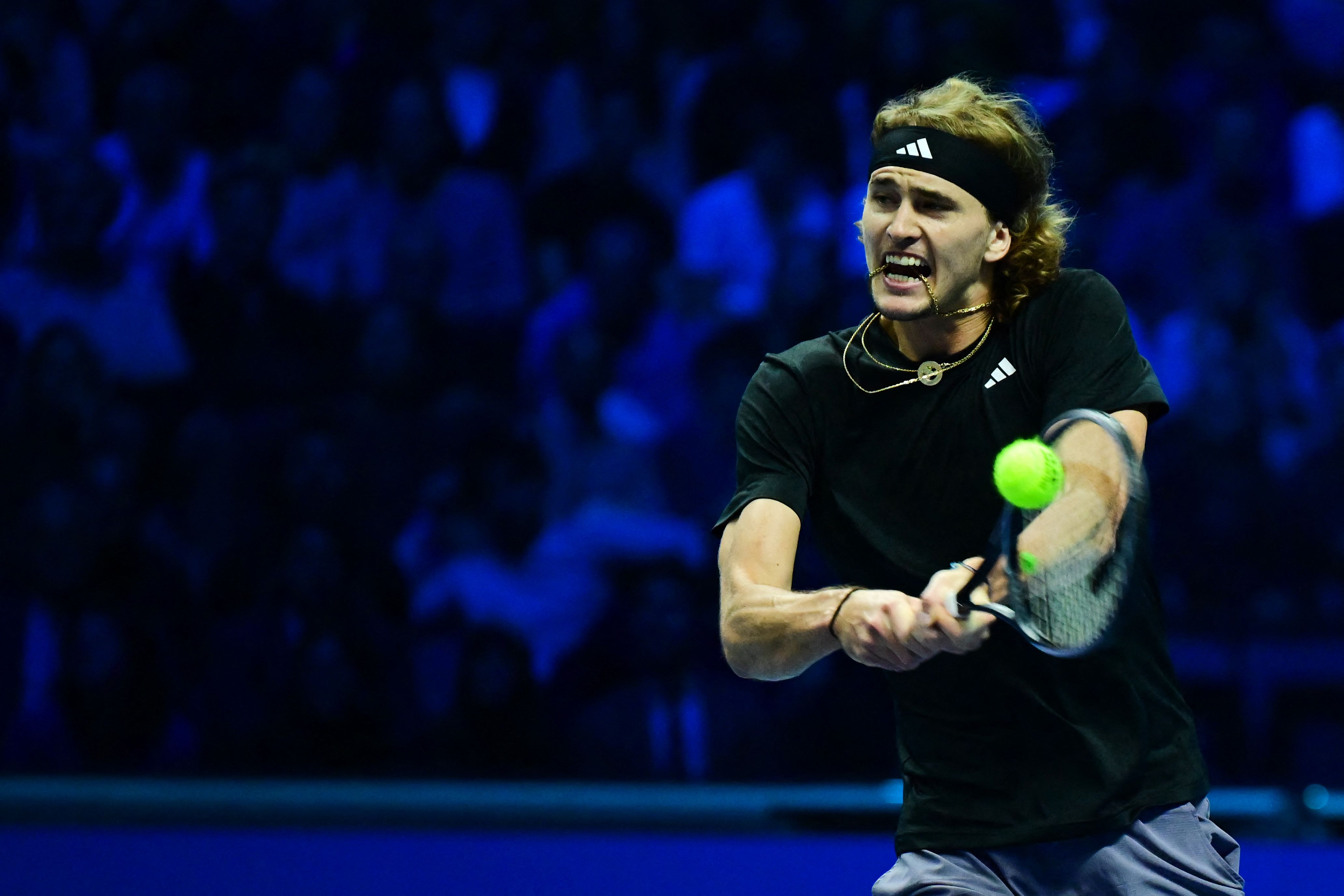 德国网球队鏖战美国网球队,梅德韦杰夫统治全场 德国网球队鏖战美国网球队,梅德韦杰夫统治全场