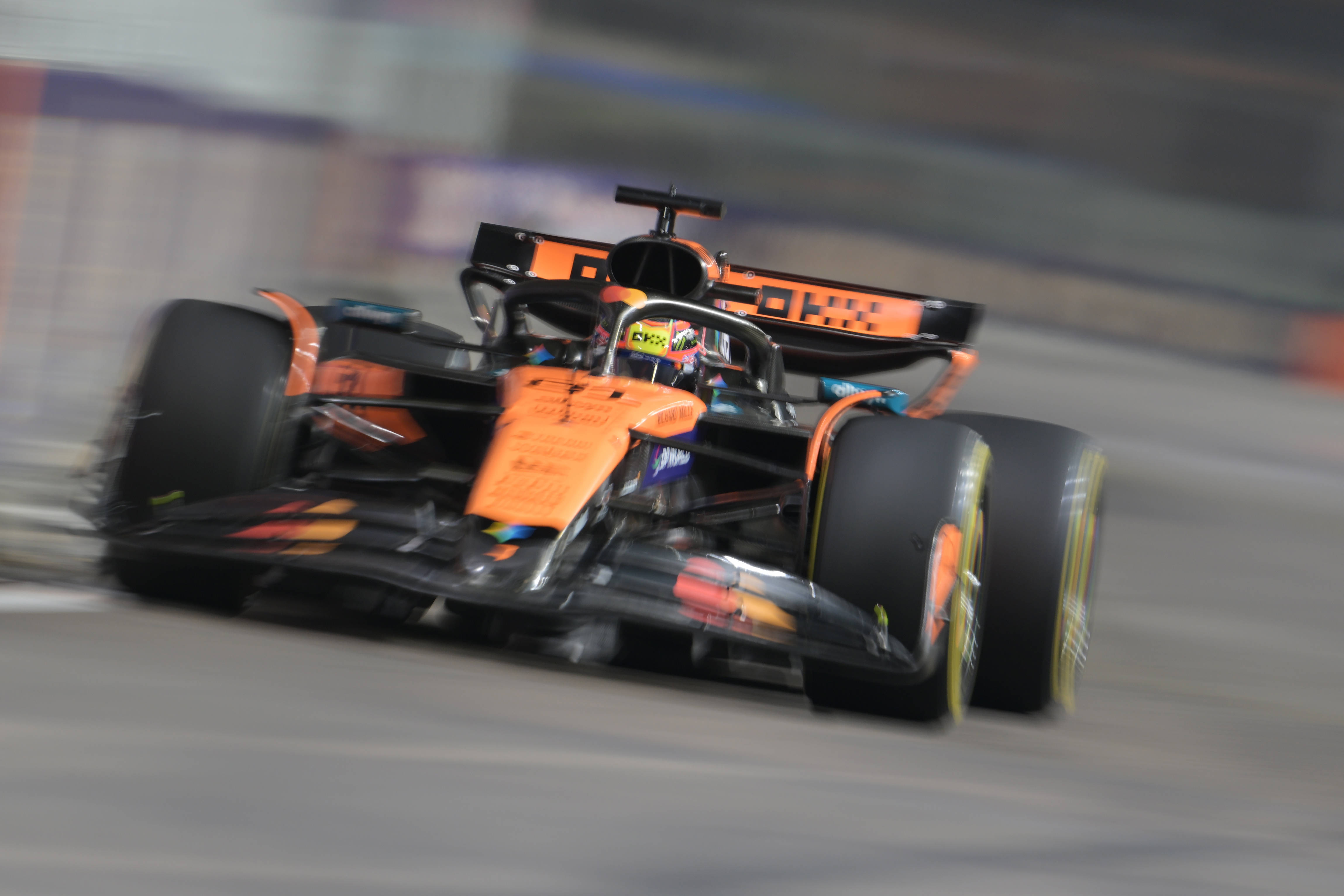 红牛车队险胜威廉姆斯,皮亚斯特里惊艳四座 红牛车队险胜威廉姆斯,皮亚斯特里惊艳四座