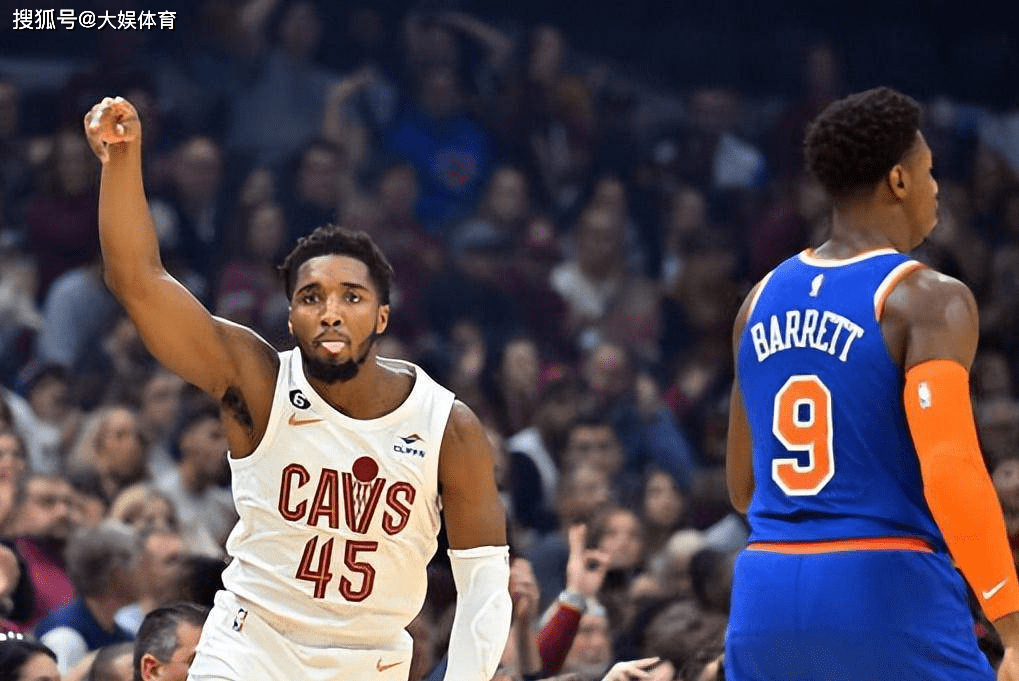 凯尔特人B队血洗鹈鹕,萨姆·米切尔送出助攻 凯尔特人B队血洗鹈鹕,萨姆·米切尔送出助攻