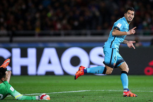 国际米兰完胜比利时，苏亚雷斯完成帽子戏法