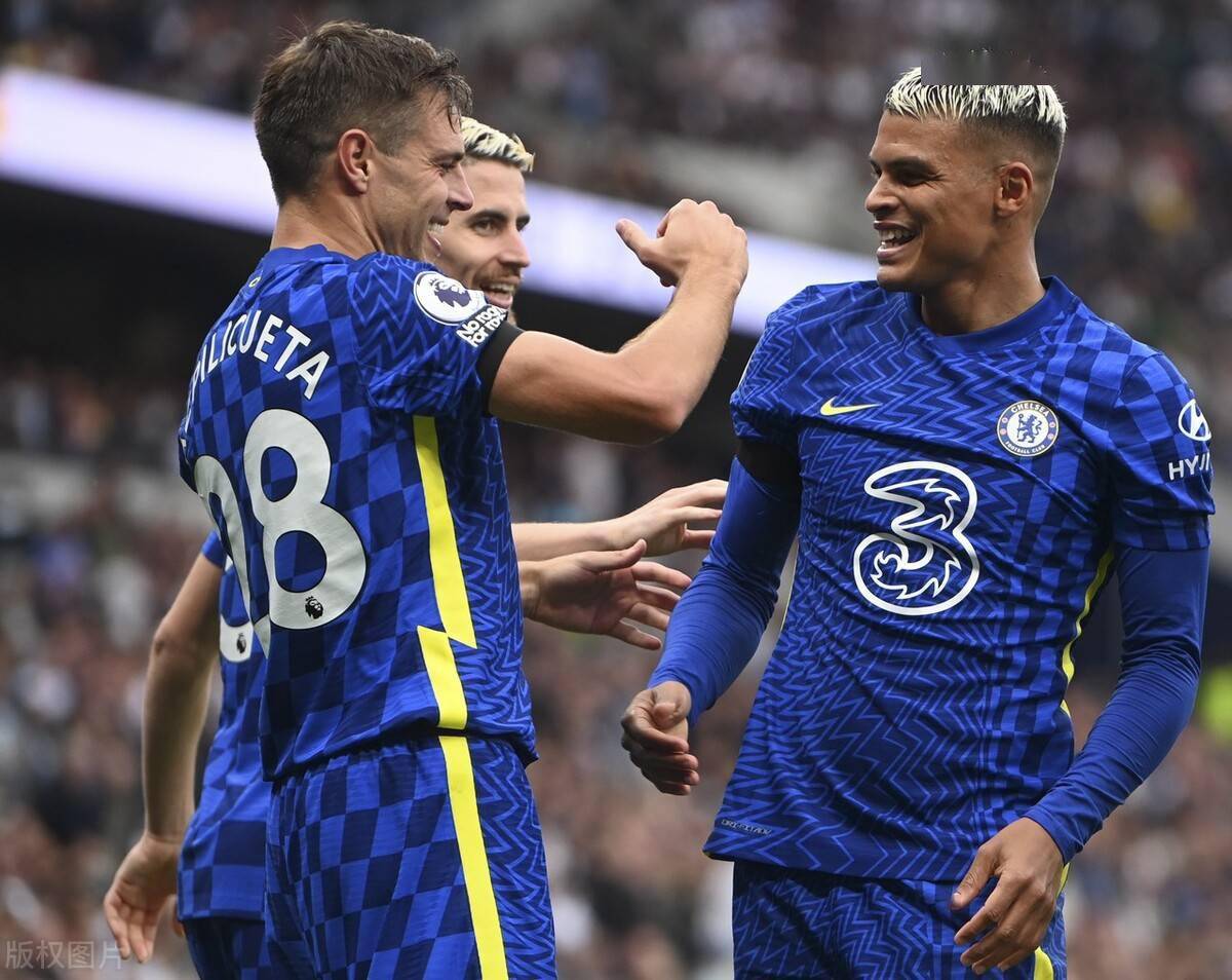 切尔西中卫稳定防守，率领国家队轻松晋级