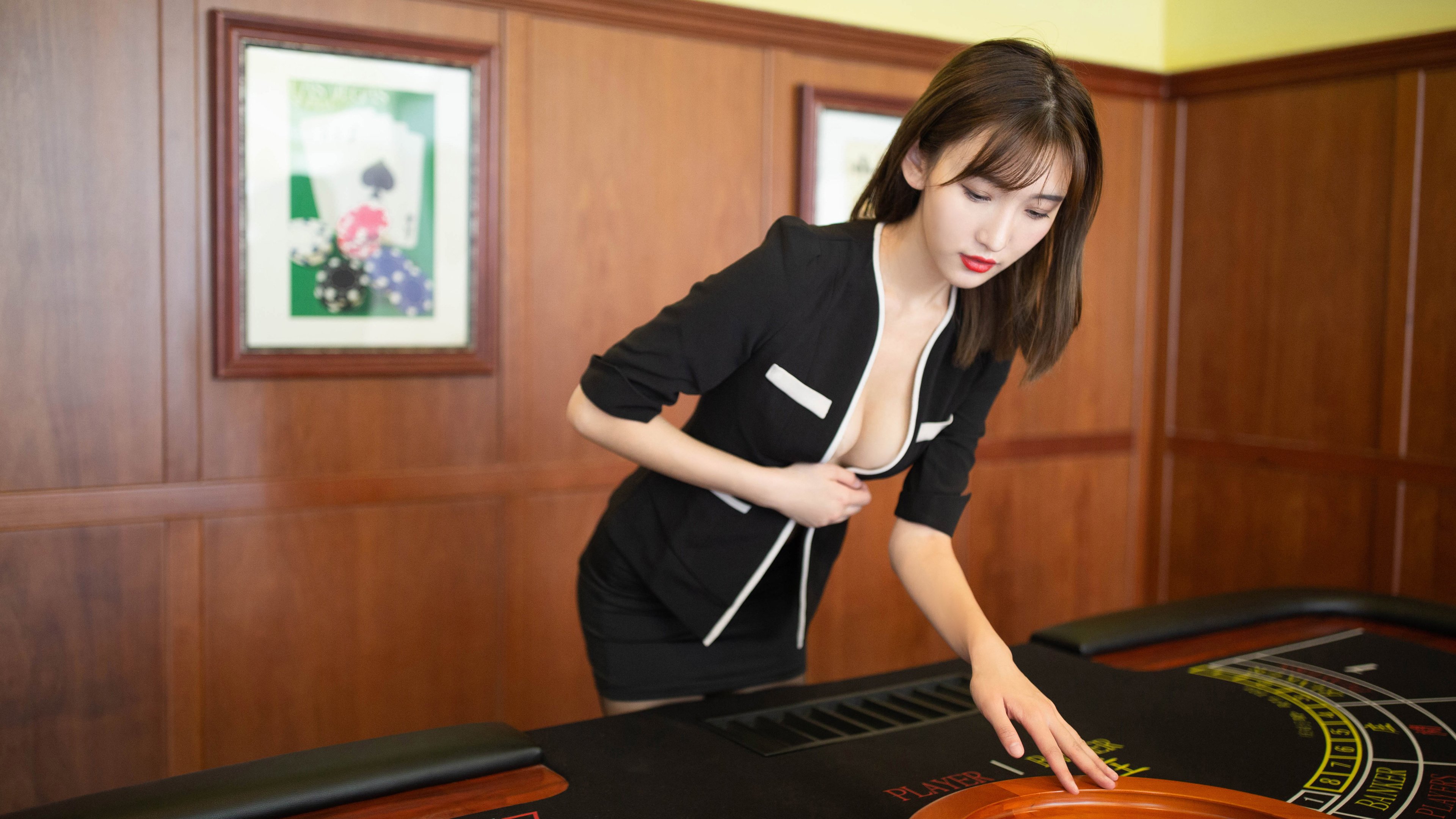 巴黎强行终结安哥拉,萨内成为关键先生—一场战术与意志的较量