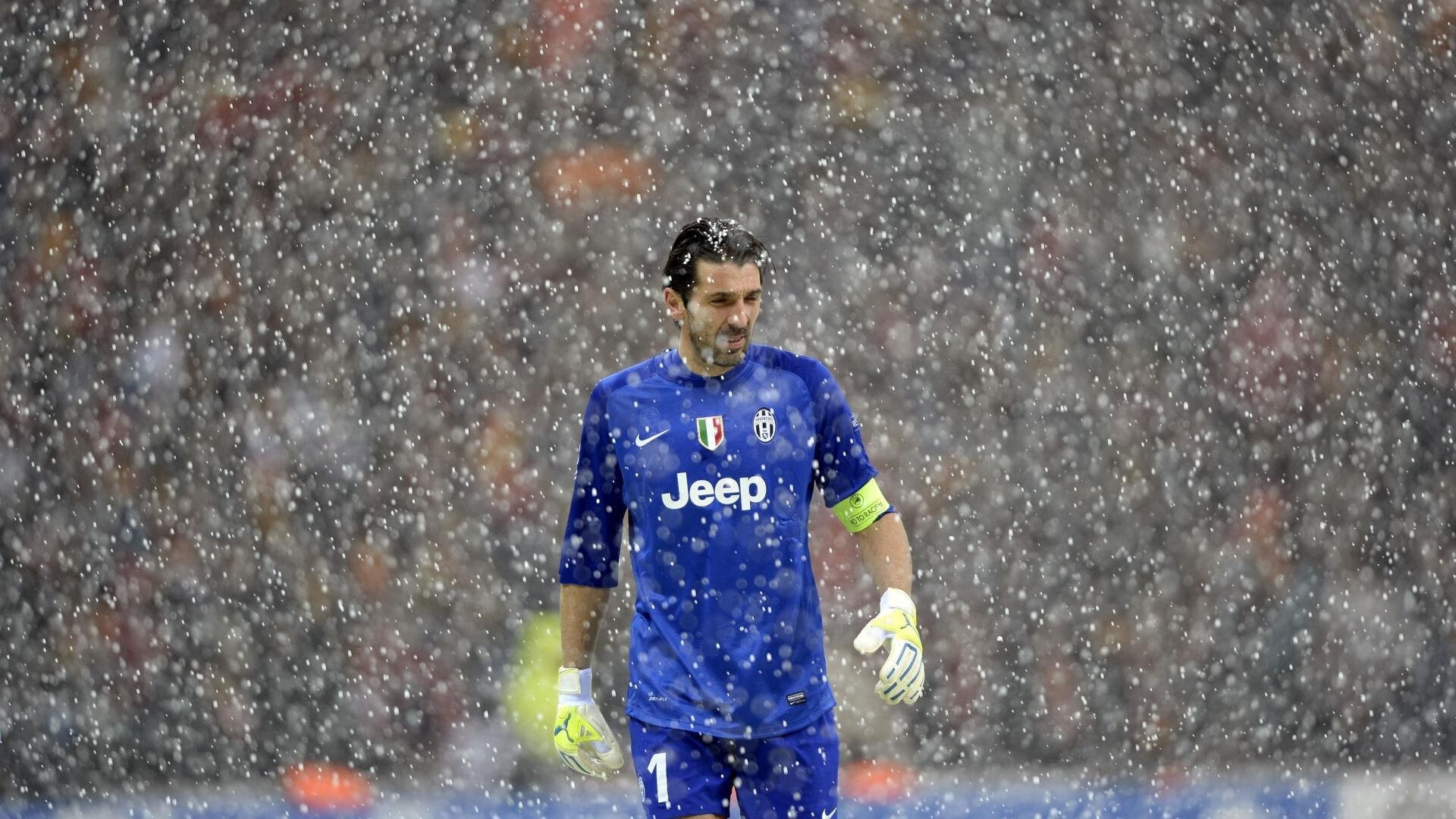 F1年度争冠焦点战,掘金强行终结爵士,赛道与球场的双线狂飙